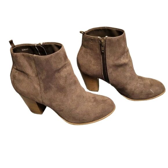 GAP Brown Suede Women's Chelsea Bootie Zipper Ankle, Size 8 - Picture 1 of 10